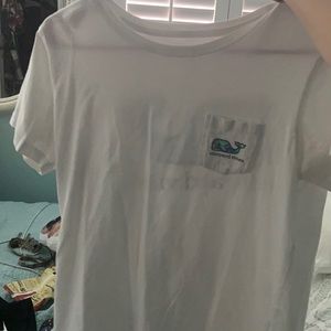 vineyard vine tshirt